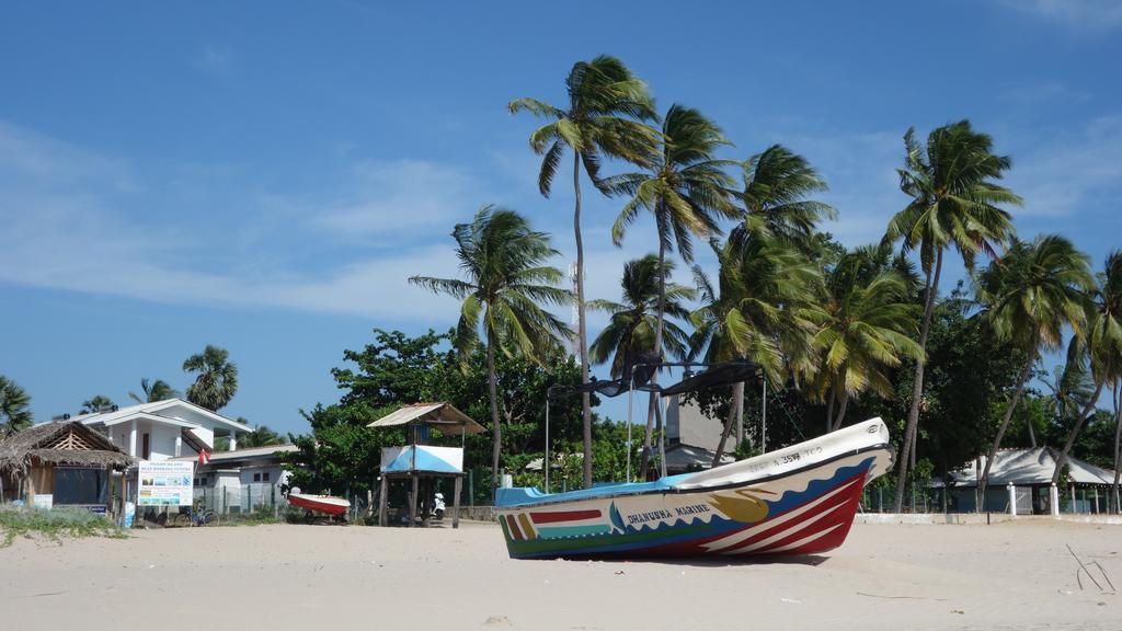 Little White House Hotell Trincomalee Eksteriør bilde