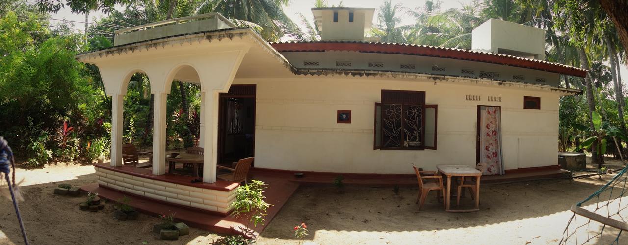 Little White House Hotell Trincomalee Eksteriør bilde